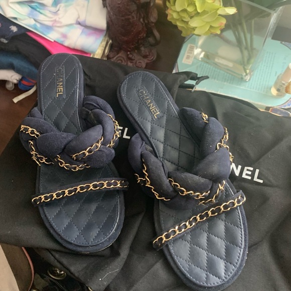 Chanel - Picture 9 of 11